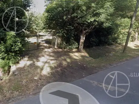 Casa 8 ambientes con 3 baños