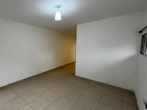 Depto Tipo Casa en Alquiler de Monoambiente