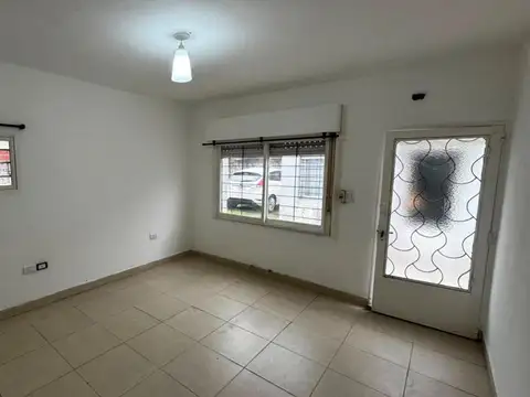Depto Tipo Casa en Alquiler en Ituzaingo, $ 460.000
