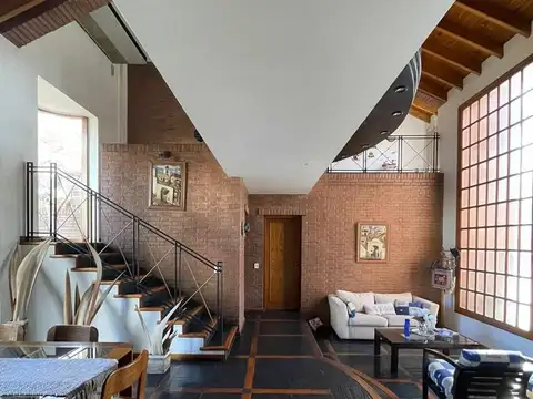 Casa en Venta en Godoy Cruz, USD 410.000