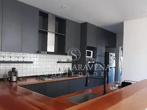 Casa en Venta con 3 cocheras