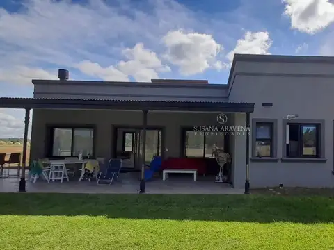 Casa en Venta con 3 cocheras