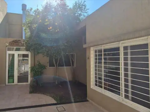 Depto Tipo Casa en Venta en Monte Castro, USD 265.000
