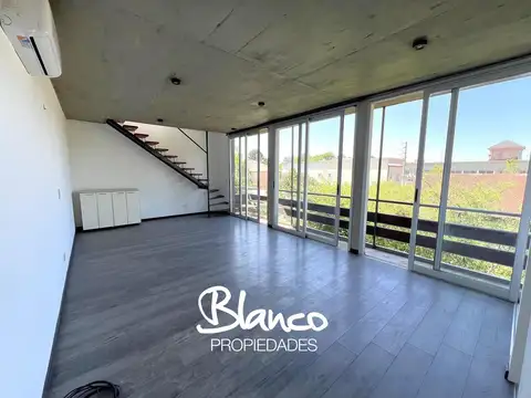 Departamento en Alquiler en Montecarlo, $ 670.000