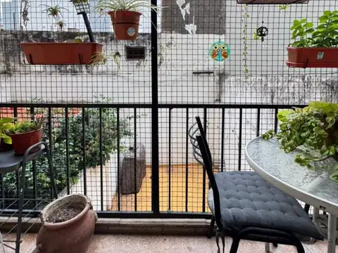 Amplio 2 ambientes con balcon