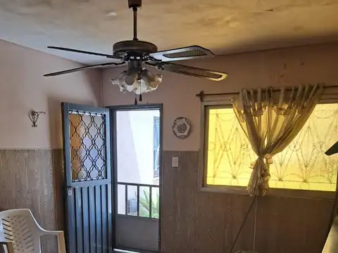 CASA 3 AMB. CON COCHERA MAS DPTO 2 AMB CON JARDIN 