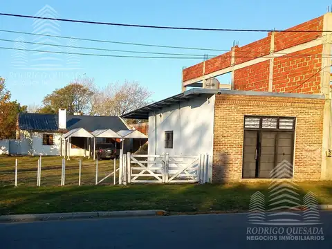 casa   local y depto  sobre Av.Principal  !