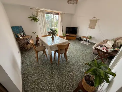 VENTA AMPLIO DPTO 3 AMB. TAPIALES C/BALCÓN CORRIDO