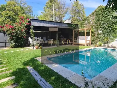 ADG. Casa 5 ambientes con pileta en barrio semicerrado