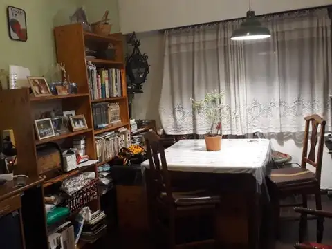 SAN ANDRÉS - DEPARTAMENTO DE  3 AMBIENTES AL FRENTE  - CON BALCON 