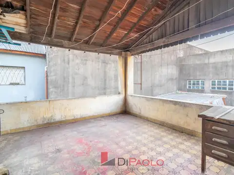 Casa 7 ambientes con 2 baños
