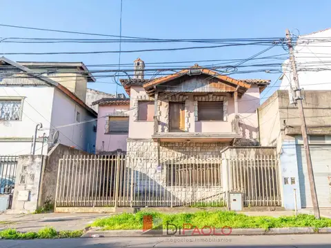 Venta de Casa 5 dormitorios en Villa Bonich con local y cochera