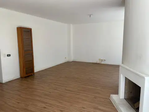 Departamento 6 ambientes con 2 baños