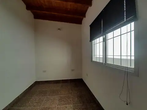 Depto Tipo Casa en Alquiler en Villa Ballester, $ 675.000