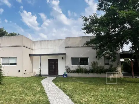 Casa en alquiler anual, 3 dormitorios, Barrio Cerrado San Matías, Escobar