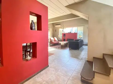 Casa 6 ambientes con 3 baños