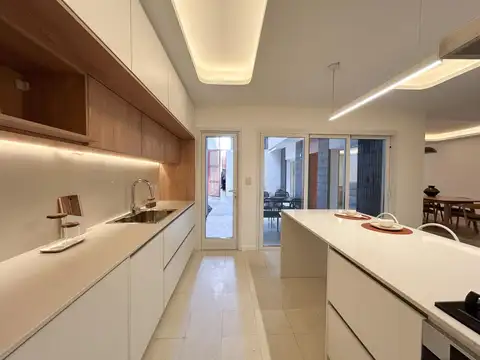 Casa en venta en Zona Río, Rosario 3 dormitorios c/ patio, quincho y solarium y pileta!