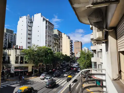 San Juan al 3000 Depto. mono al frente con balcón en San Cristóbal