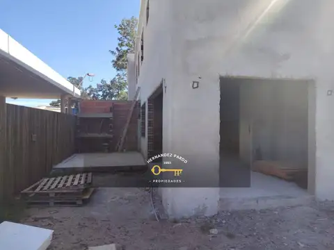 Depto Tipo Casa 4 ambientes con 2 baños