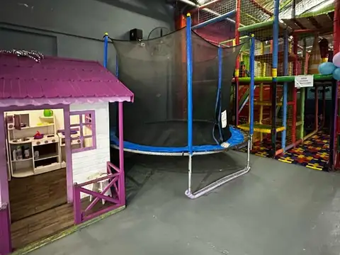 Salon de fiestas infantiles Funcionando y equipado