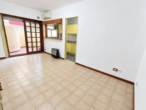 DEPTO MITRE 6269 3 AMBIENTES CON PATIO