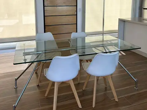 Casa en Alquiler con 2 cocheras