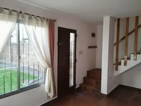 Depto Tipo Casa en Venta con 1 cocheras