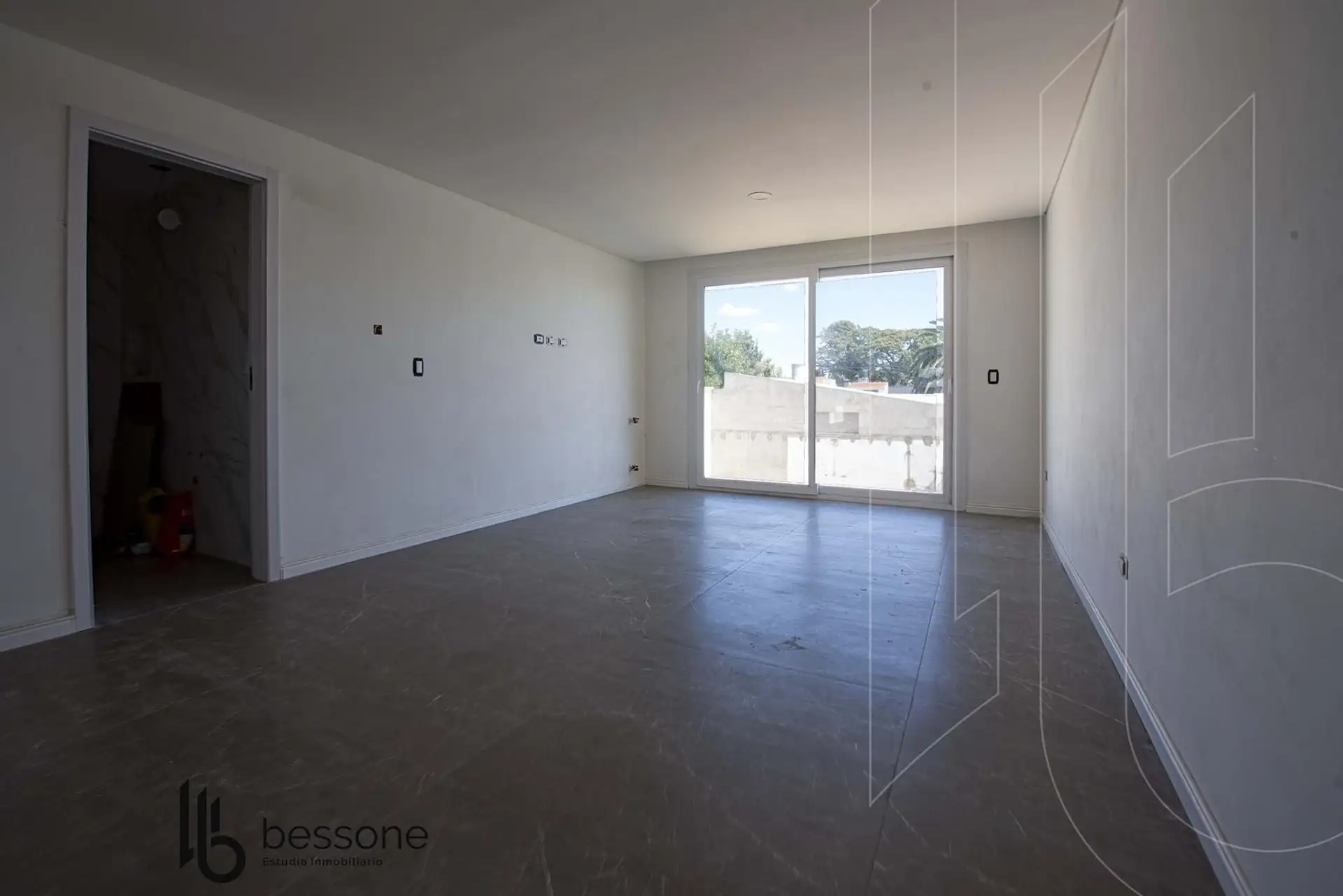 Departamento 3 ambientes en villa primera