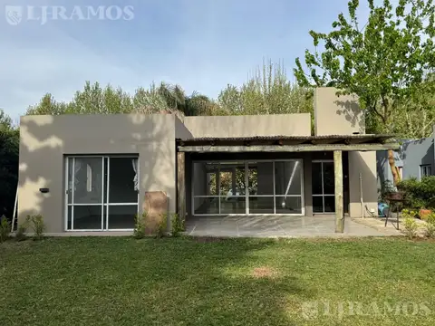 Casa en Alquiler en El Atardecer, USD 2.000