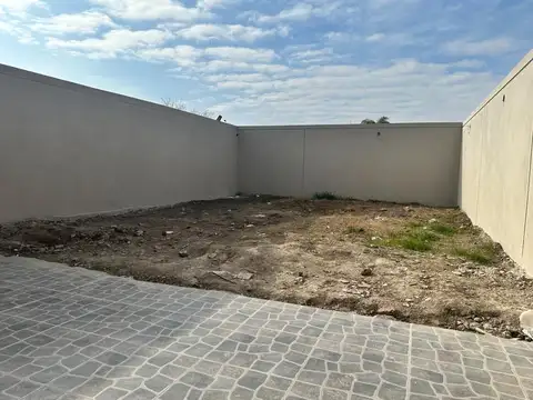 Depto Tipo Casa en Venta con 1 cocheras