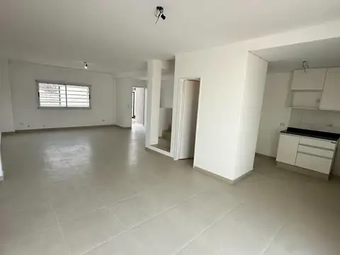 Depto Tipo Casa en Venta en Lomas De Zamora, USD 119.900