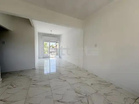 Depto Tipo Casa en Alquiler de 4 ambientes
