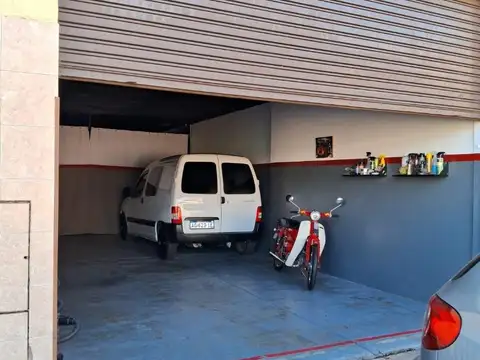 Galpón 150 m2 en p. baja | portón automático, ideal deposito
