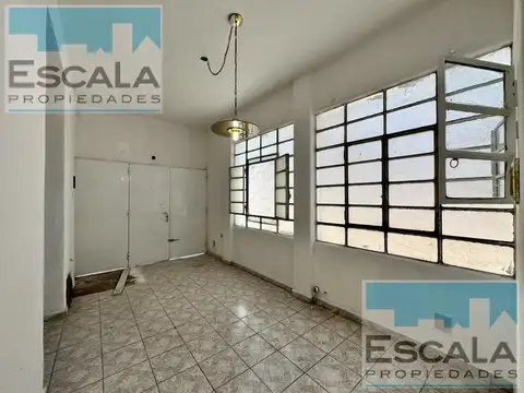 Casa 5 ambientes con 1 baño