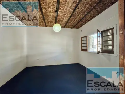 Casa 5 ambientes con 1 baño
