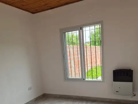 Casa en Alquiler con 1 cochera