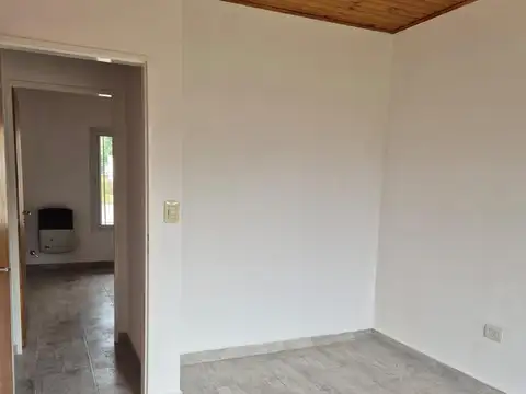 Casa 3 ambientes con 1 baño