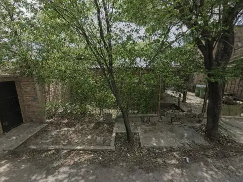 SE VENDE CASA A REF+485M2 DE TERRENO LA CHACARITA