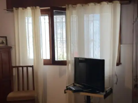 Casa en venta con 2 locales en Berisso