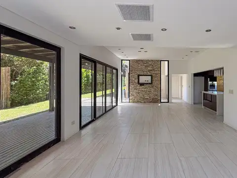 Casa en Alquiler de 3 dormitorios