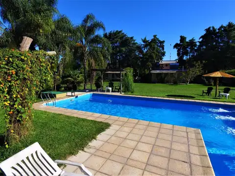 Casa en Venta con 6 cocheras