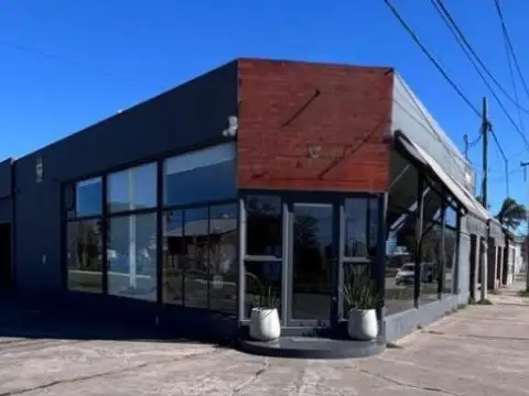 Avenida Rivadavia y Hipiloto Irigoyen