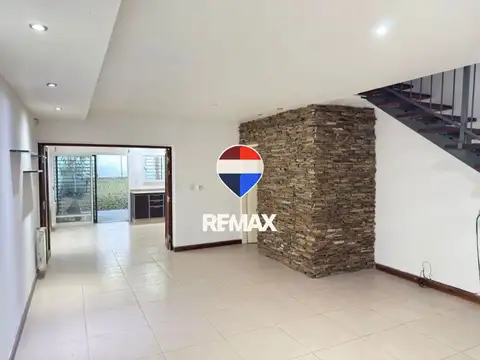 EN VENTA CASA 3 DORMITORIOS B° GRAND BOURG
