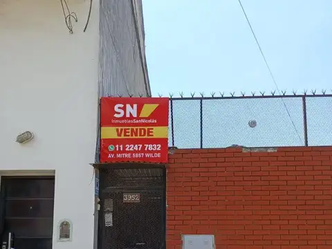 Venta de PH 3 ambientes con fondo libre en Sarandi