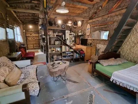 Casa 2 ambientes con 1 baño