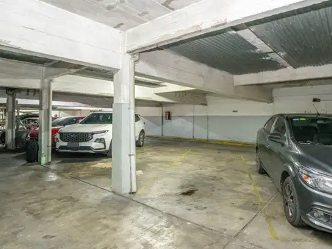 VENTA COCHERA RECOLETA BAJAS EXPENSAS