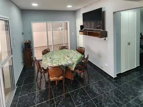 Casa 4 ambientes con 1 baño