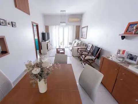 CASA DOS DORMITORIOS EN VENTA LA PLATA CON PATIO