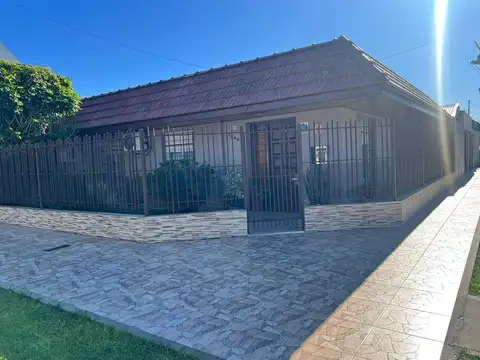 Venta casa temperley con 2 cocheras oportunidad
