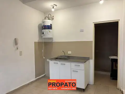 Depto monoambiente en PB al frente con entrada independiente y baño completo  Bajas expensas 